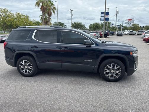 Midnight Blue Metallic 2022 GMC Acadia SLT