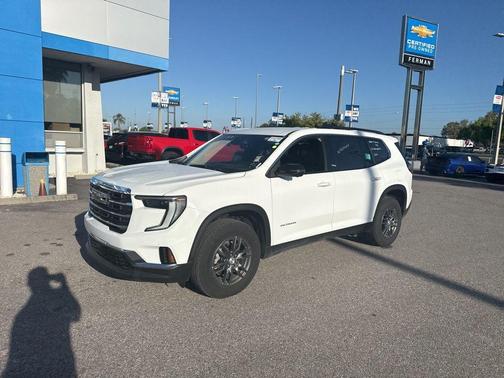 2025 GMC Acadia Elevation