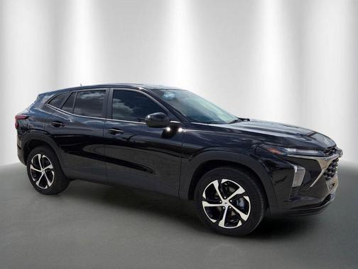 Mosaic Black Metallic 2026 Chevrolet Trax 1RS