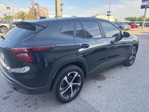 Mosaic Black Metallic 2026 Chevrolet Trax 1RS
