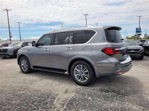 2021 INFINITI QX80 Luxe