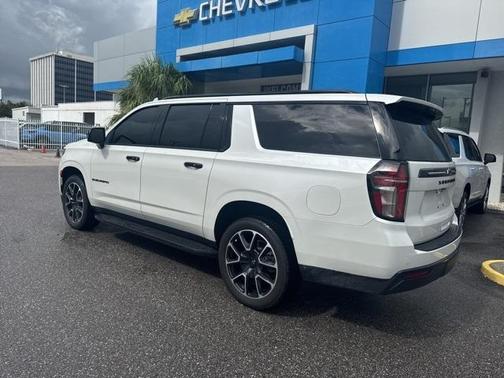 2023 Chevrolet Suburban RST