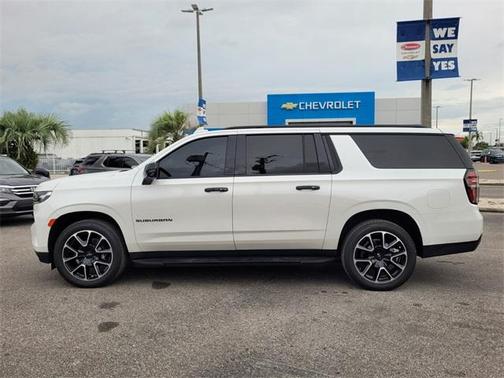 2023 Chevrolet Suburban RST