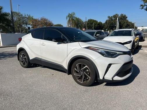 2022 Toyota C-HR XLE