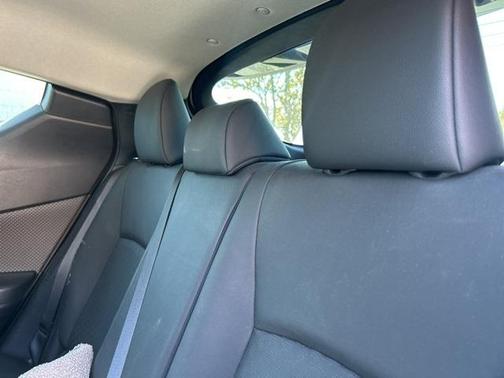 2022 Toyota C-HR XLE