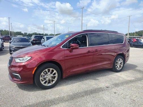 2022 Chrysler Pacifica Touring-L
