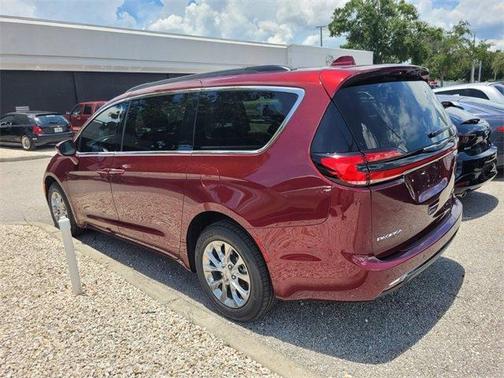 2022 Chrysler Pacifica Touring-L