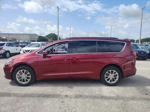 2022 Chrysler Pacifica Touring-L
