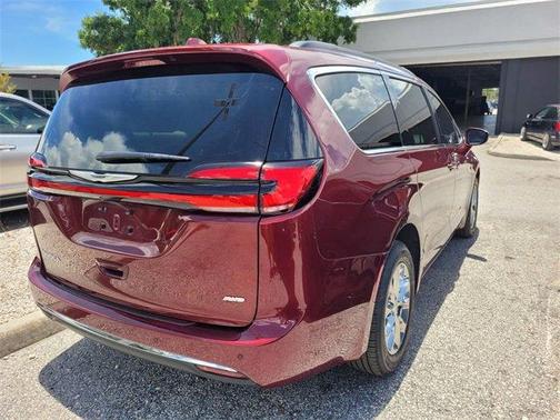 2022 Chrysler Pacifica Touring-L
