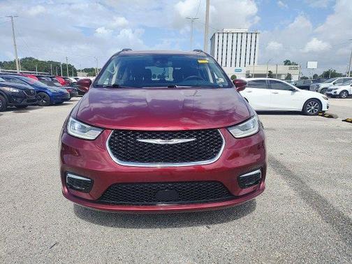 2022 Chrysler Pacifica Touring-L