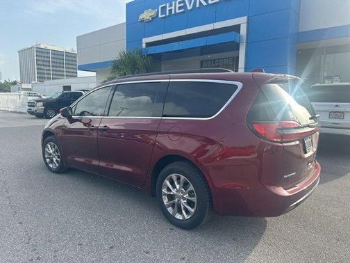 2022 Chrysler Pacifica Touring-L