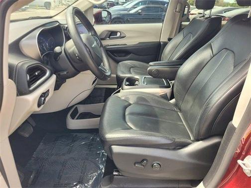 2022 Chrysler Pacifica Touring-L