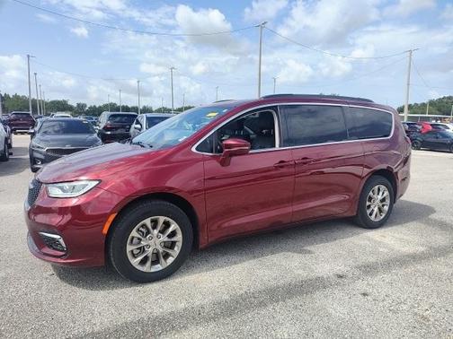 2022 Chrysler Pacifica Touring-L