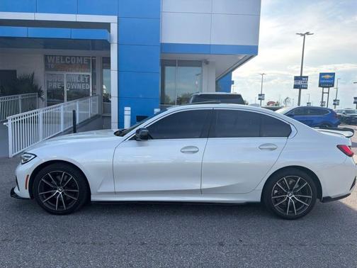 Mineral White Metallic 2019 BMW 330 i xDrive