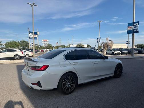 Mineral White Metallic 2019 BMW 330 i xDrive