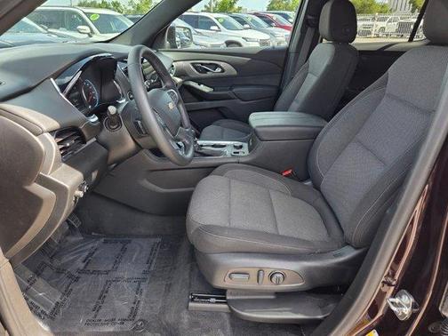 Black Cherry Metallic 2023 Chevrolet Traverse LT Cloth