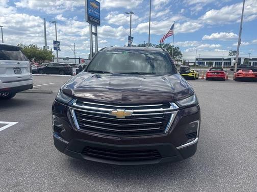 Black Cherry Metallic 2023 Chevrolet Traverse LT Cloth