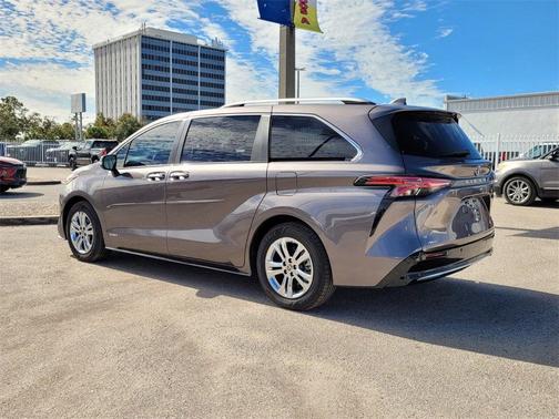 2021 Toyota Sienna Platinum