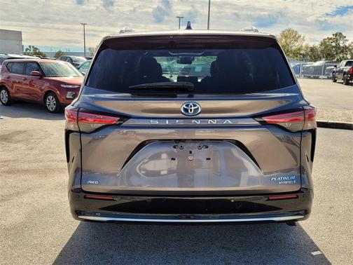 2021 Toyota Sienna Platinum