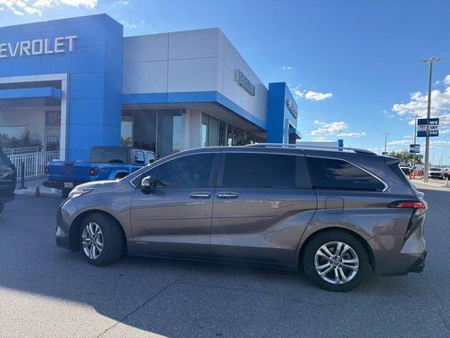 2021 Toyota Sienna Platinum