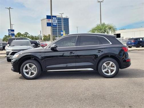 2024 Audi Q5 40 Premium