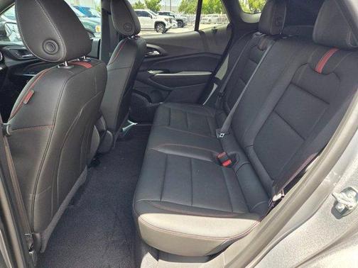 Sterling Gray Metallic 2026 Chevrolet Trax 2RS