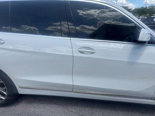 Alpine White 2021 BMW X7 xDrive40i