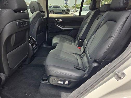 Alpine White 2021 BMW X7 xDrive40i