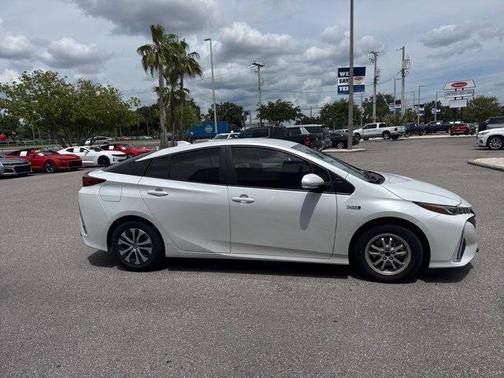 2021 Toyota Prius Prime LE