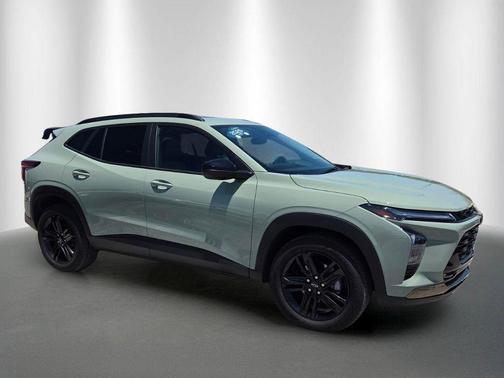 Green 2025 Chevrolet Trax ACTIV