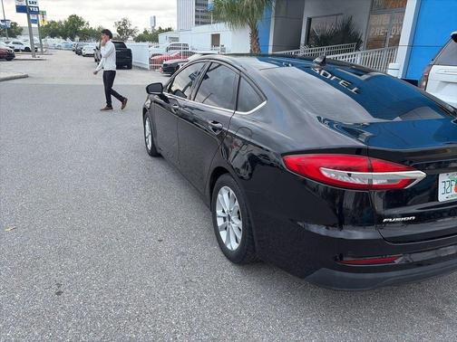 2020 Ford Fusion SE