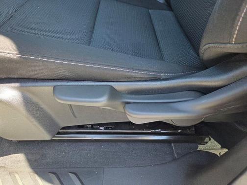 Summit White 2024 Chevrolet Colorado LT