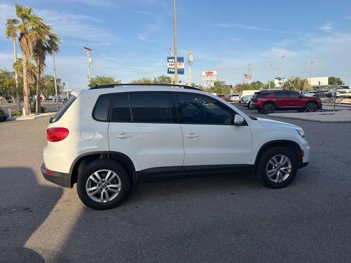 Pure White 2017 Volkswagen Tiguan 2.0T S