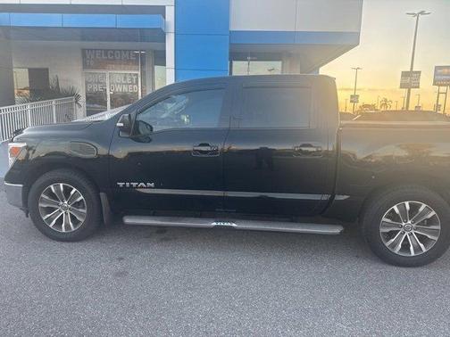 2017 Nissan Titan SL