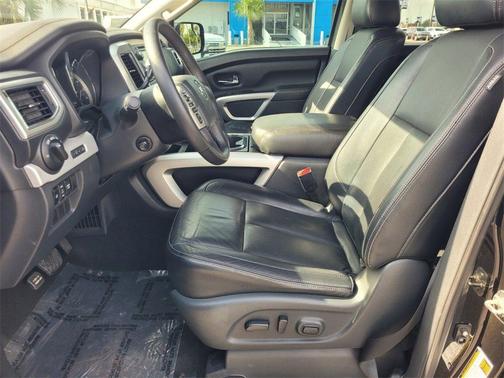 2017 Nissan Titan SL