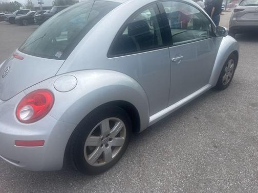2007 Volkswagen New Beetle 