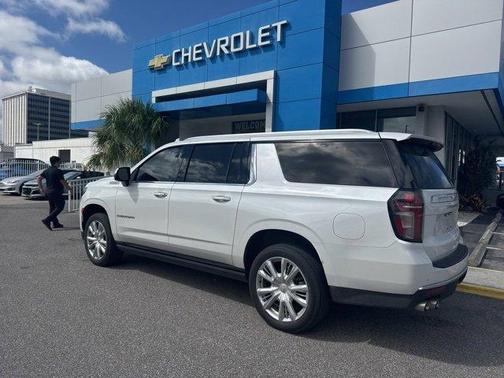 2023 Chevrolet Suburban High Country
