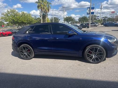 2022 Audi Q8 55 Premium Plus