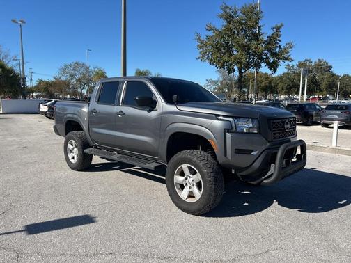2022 Nissan Frontier S