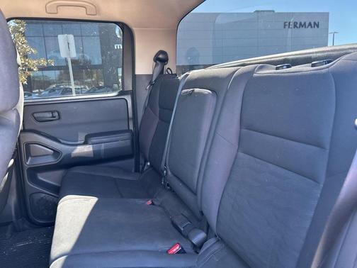 2022 Nissan Frontier S