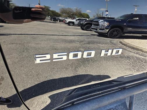 2024 Chevrolet Silverado 2500 Custom