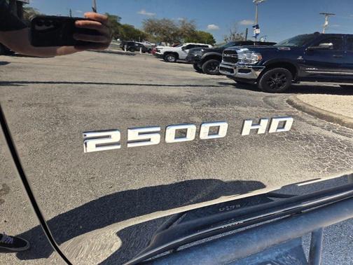 2024 Chevrolet Silverado 2500 Custom