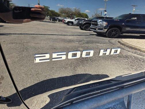 2024 Chevrolet Silverado 2500 Custom