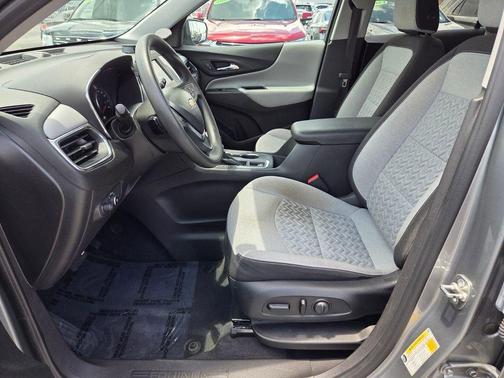 Sterling Gray Metallic 2023 Chevrolet Equinox 1LT