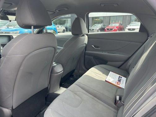 2021 Hyundai ELANTRA SEL