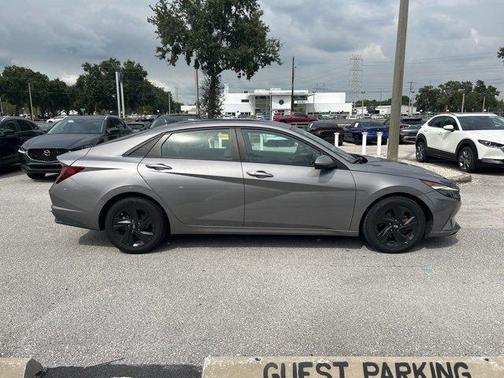 2021 Hyundai ELANTRA SEL