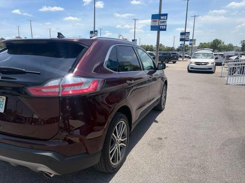 2021 Ford Edge Titanium