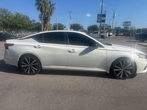 2021 Nissan Altima 2.5 SR