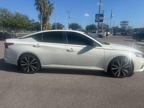 2021 Nissan Altima 2.5 SR