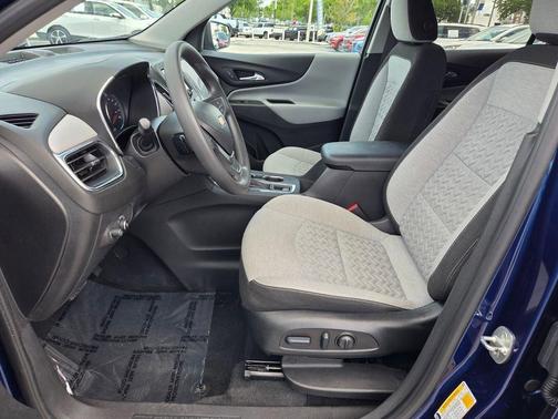 Blue Glow Metallic 2023 Chevrolet Equinox LS